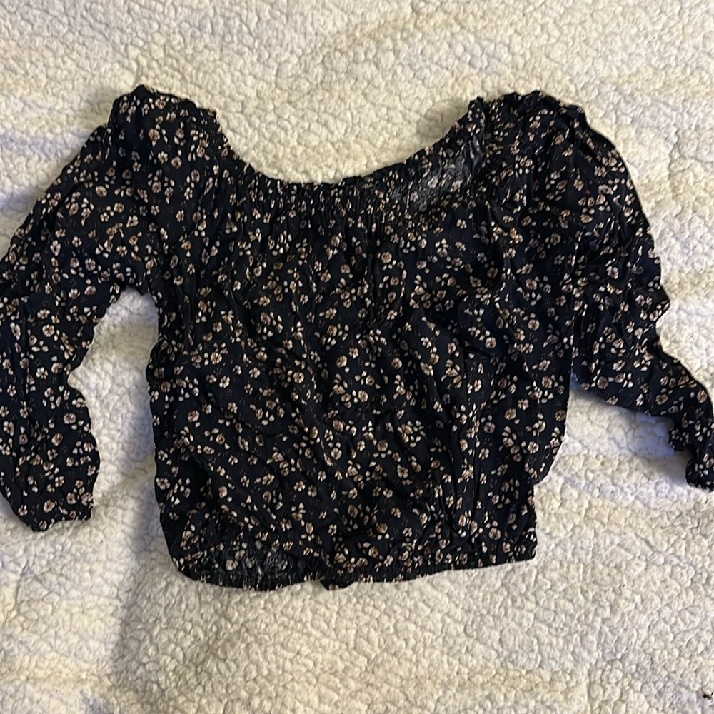 Brandy Melville off the shoulder floral top